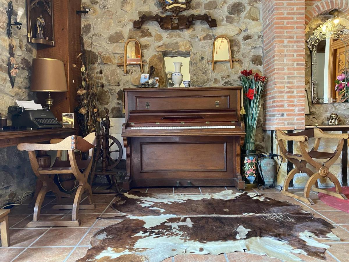 Posada De Sena Екстериор снимка